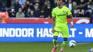 记者：阿奇-布朗越来越有可能加盟费内巴切，近几日米兰未跟进