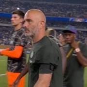 心系球队！新援吉滕斯赛后现身球场，但无法为蓝军出战世俱杯