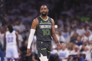 😍康利：我太喜欢现在队内的氛围，甚至已经打算再打至少两个赛季