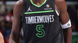 kaiyun·(中国)官方网站-首次打出拉锯战！西决G4分差仅2分，此前3场最小分差15分