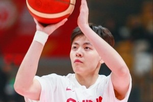 麦穗丰：杨舒予的快速持球突破让人想起杨力维 但小杨不止会这招